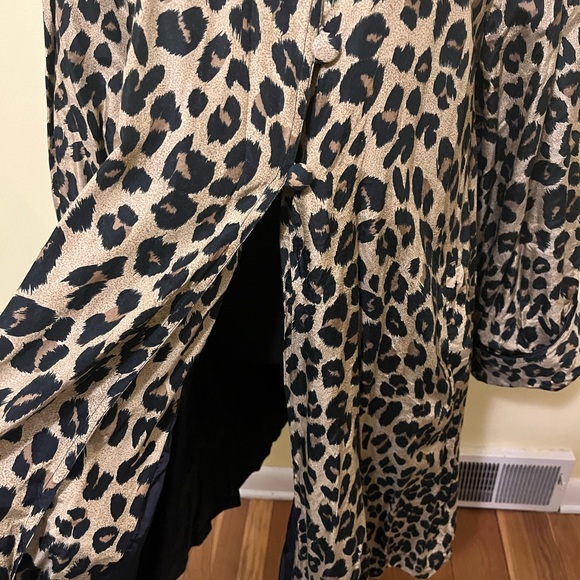 Dennis Basso Animal Print Jacket Silk blend size L 3 button close - Picture 3 of 6